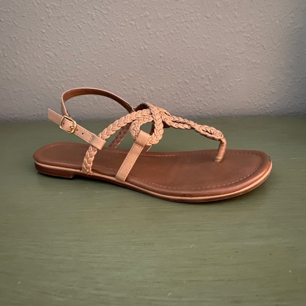 Kelly & katie Eileene Sandal